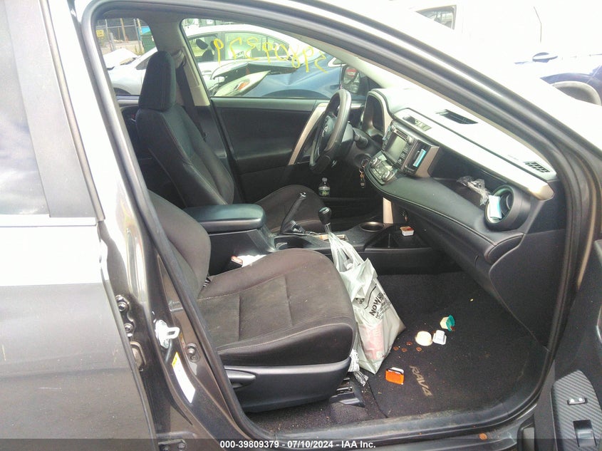 2014 TOYOTA RAV4 XLE - JTMRFREV5ED074240