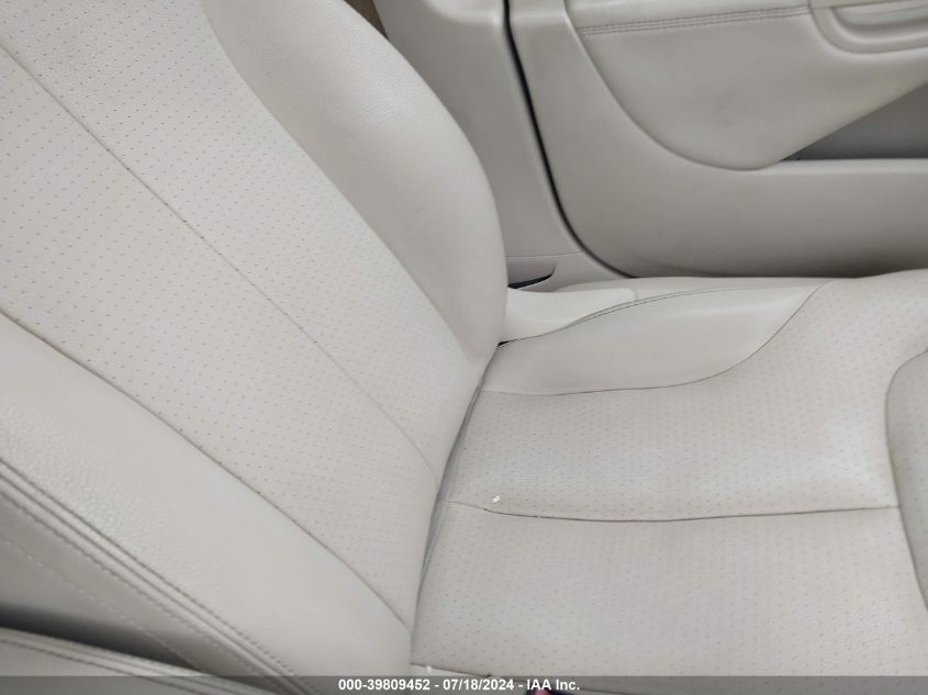 2010 Volkswagen Passat Komfort VIN: WVWJK7AN0AE062259 Lot: 39809452