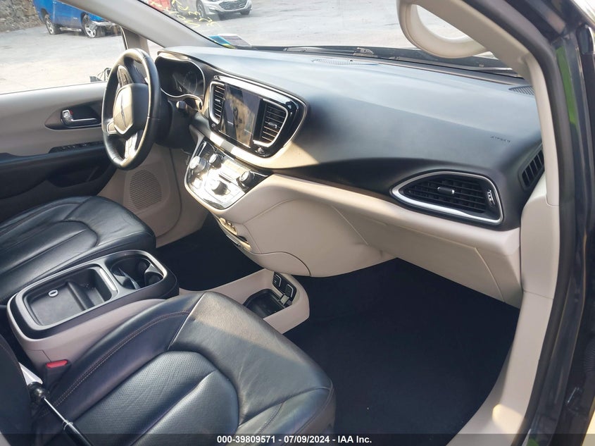 2020 CHRYSLER PACIFICA TOURING L - 2C4RC1BGXLR121742