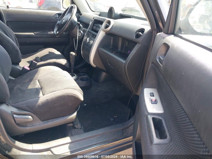 2005 Scion Xb VIN: JTLKT324450201767 Lot: 39809616