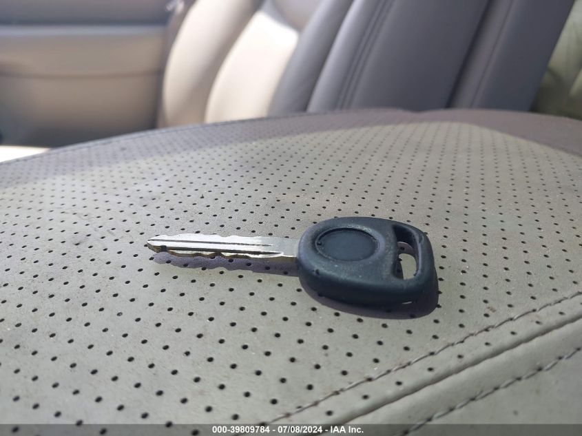 2004 Cadillac Escalade Standard VIN: 1GYEC63T24R187758 Lot: 39809784