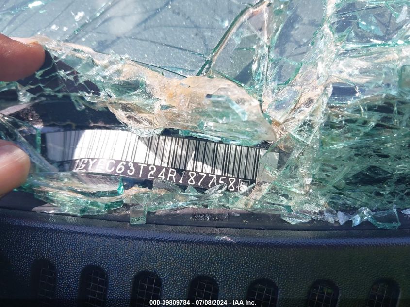 2004 Cadillac Escalade Standard VIN: 1GYEC63T24R187758 Lot: 39809784