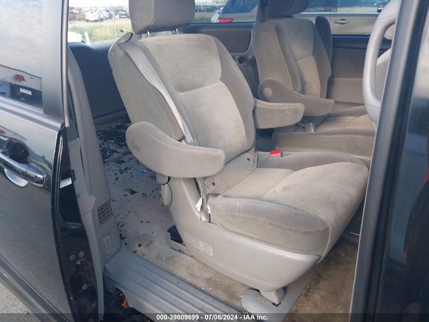 2010 Toyota Sienna Le VIN: 5TDKK4CC8AS342598 Lot: 39809899