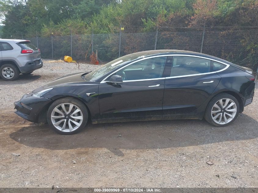 5YJ3E1EA1JF136453 2018 Tesla Model 3 Long Range/Mid Range