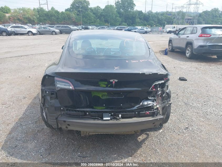 5YJ3E1EA1JF136453 2018 Tesla Model 3 Long Range/Mid Range