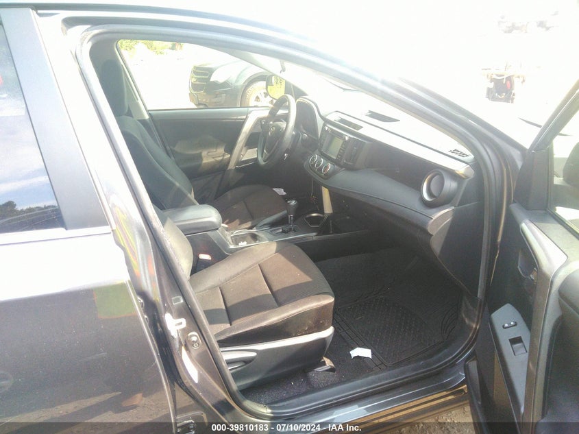 2018 TOYOTA RAV4 LE - JTMBFREV4JJ236419