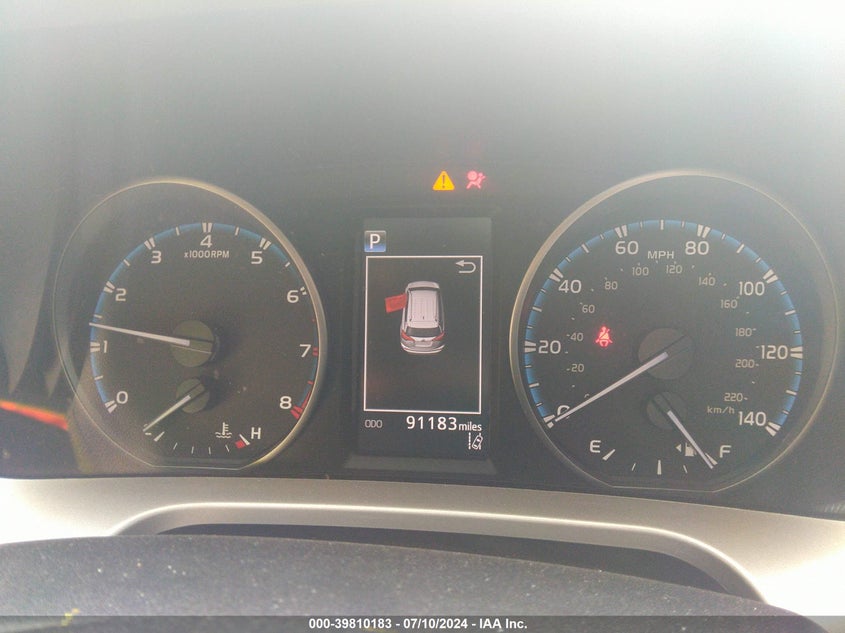 2018 TOYOTA RAV4 LE - JTMBFREV4JJ236419