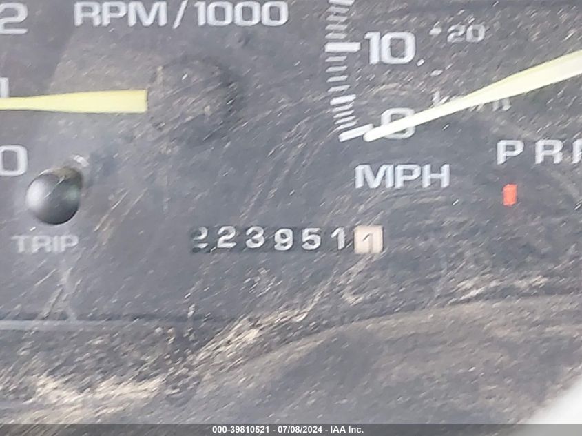 1999 Chevrolet Suburban 1500 Lt VIN: 3GNEC16R8XG107903 Lot: 39810521