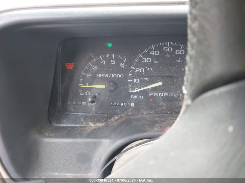 1999 Chevrolet Suburban 1500 Lt VIN: 3GNEC16R8XG107903 Lot: 39810521