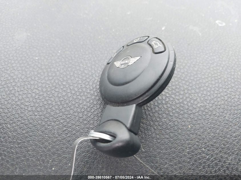 2007 Mini Cooper S VIN: WMWMF73557TL90941 Lot: 39810567