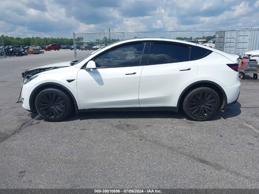 2022 Tesla Model Y Long Range Dual Motor All-Wheel Drive VIN: 7SAYGDEE8NA011881 Lot: 39810696