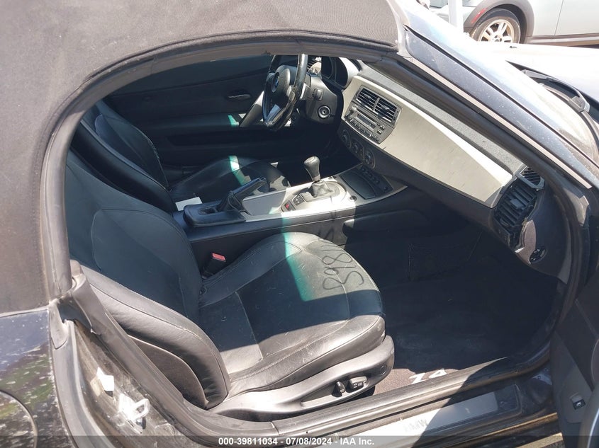 2004 BMW Z4 3.0I VIN: 4USBT53554LT26136 Lot: 39811034