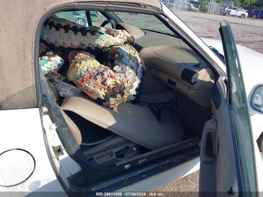 2000 BMW Z3 2.3 VIN: 4USCH9343YLF83504 Lot: 39811056