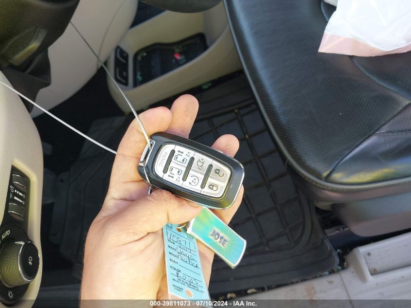 2017 CHRYSLER PACIFICA LIMITED - 2C4RC1GG9HR659297