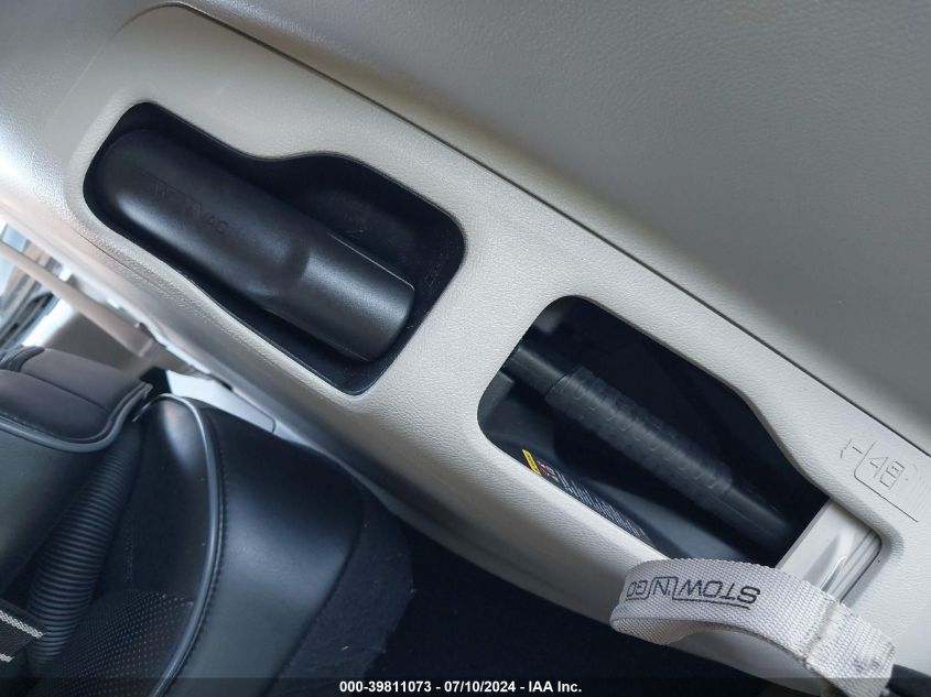 2017 CHRYSLER PACIFICA LIMITED - 2C4RC1GG9HR659297