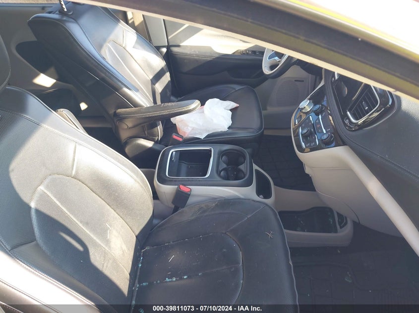 2017 CHRYSLER PACIFICA LIMITED - 2C4RC1GG9HR659297