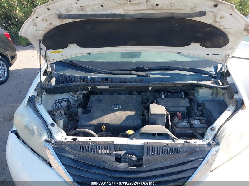 2011 Toyota Sienna Le V6 VIN: 5TDKK3DC2BS014961 Lot: 39811277