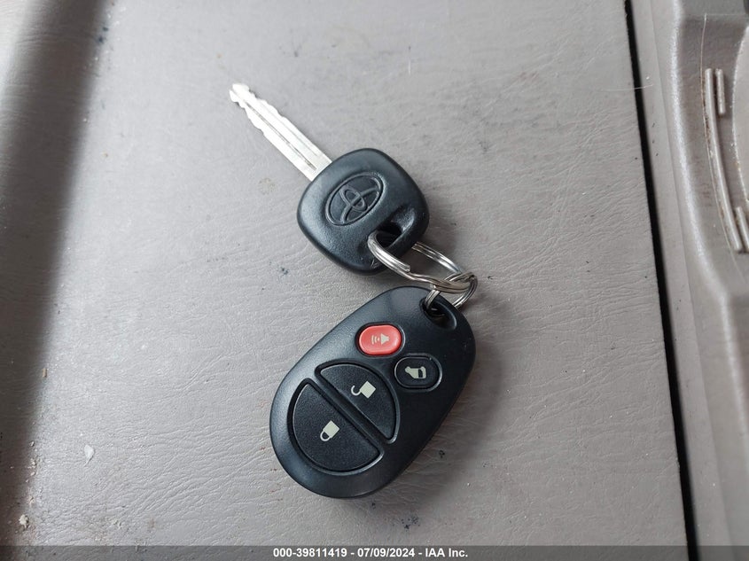 2004 Toyota Sienna Le VIN: 5TDZA23C04S140722 Lot: 39811419