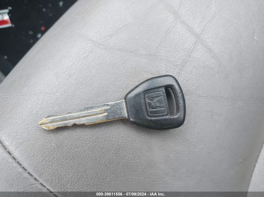 1HGCG16582A013689 | 2002 HONDA ACCORD