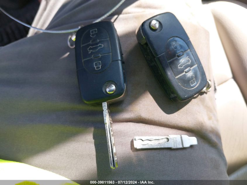 2002 Audi A4 3.0 VIN: WAULT68E22A120755 Lot: 39811563