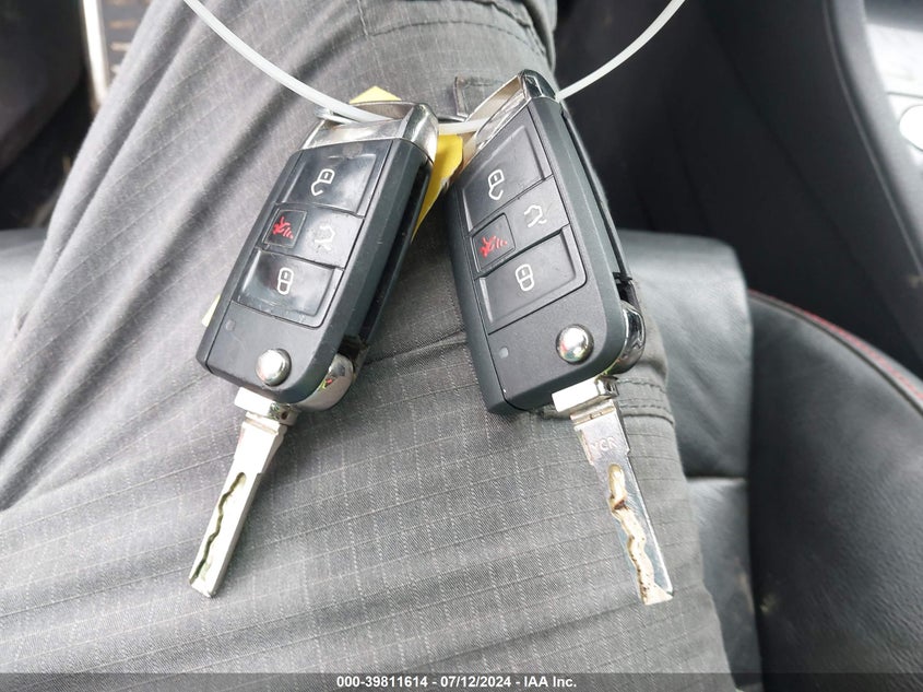 2015 VOLKSWAGEN GOLF GTI 2.0T SE 4-DOOR - 3VW4T7AU6FM016032