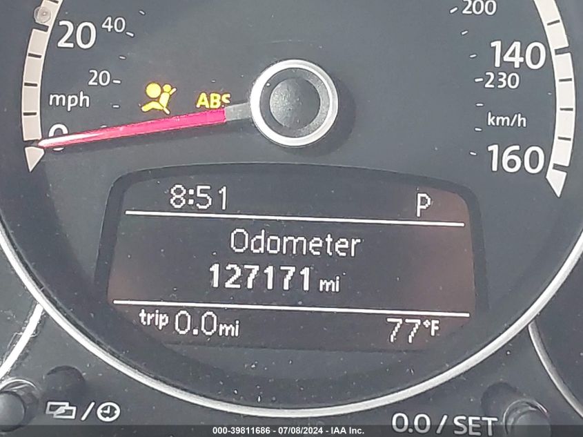 2014 Volkswagen Beetle 2.5L VIN: 3VWJP7AT3EM608811 Lot: 39811686