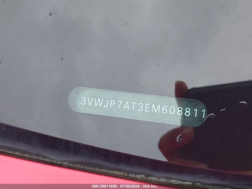 2014 Volkswagen Beetle 2.5L VIN: 3VWJP7AT3EM608811 Lot: 39811686