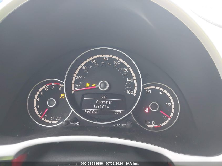 2014 Volkswagen Beetle 2.5L VIN: 3VWJP7AT3EM608811 Lot: 39811686