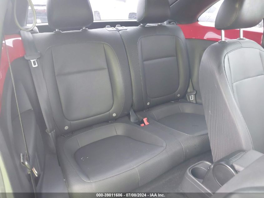 2014 Volkswagen Beetle 2.5L VIN: 3VWJP7AT3EM608811 Lot: 39811686