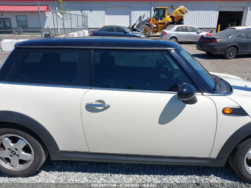 2008 Mini Cooper VIN: WMWMF33558TU66703 Lot: 39811746