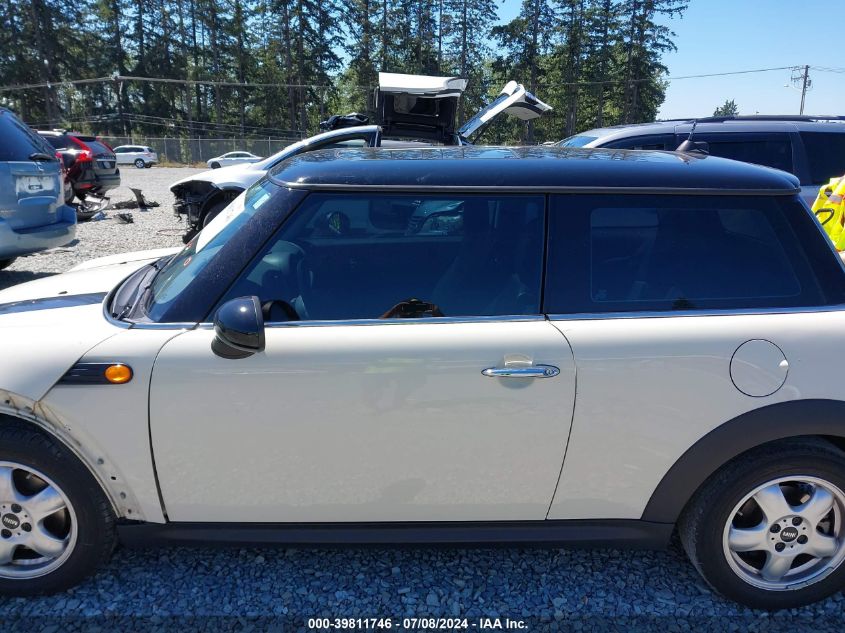 2008 Mini Cooper VIN: WMWMF33558TU66703 Lot: 39811746