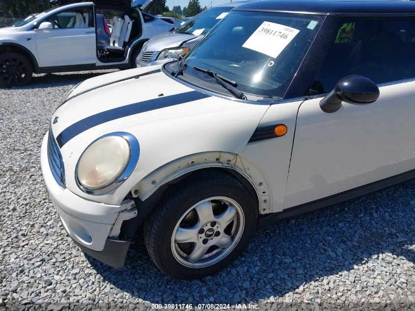 2008 Mini Cooper VIN: WMWMF33558TU66703 Lot: 39811746