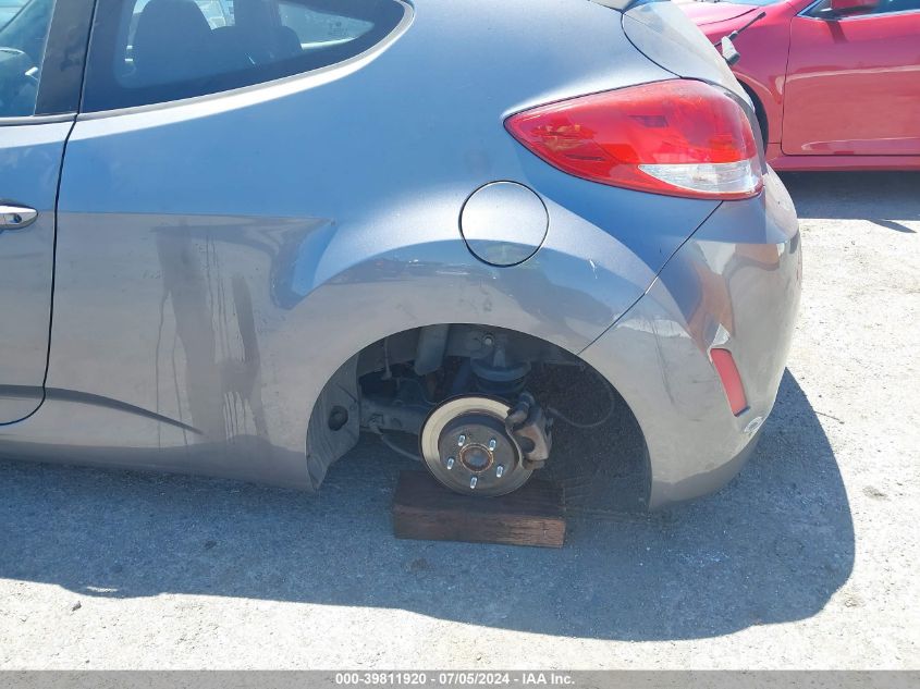 2017 Hyundai Veloster VIN: KMHTC6AD9HU311063 Lot: 39811920