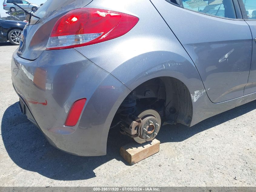 2017 Hyundai Veloster VIN: KMHTC6AD9HU311063 Lot: 39811920