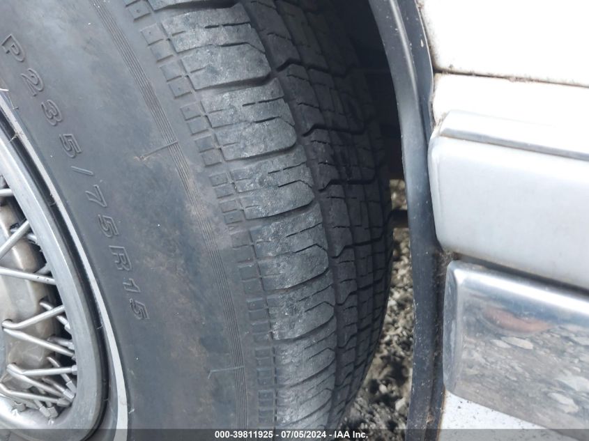 1994 Buick Roadmaster VIN: 1G4BN52P5RR438938 Lot: 39811925