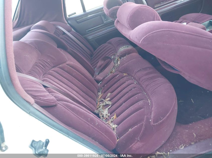 1994 Buick Roadmaster VIN: 1G4BN52P5RR438938 Lot: 39811925