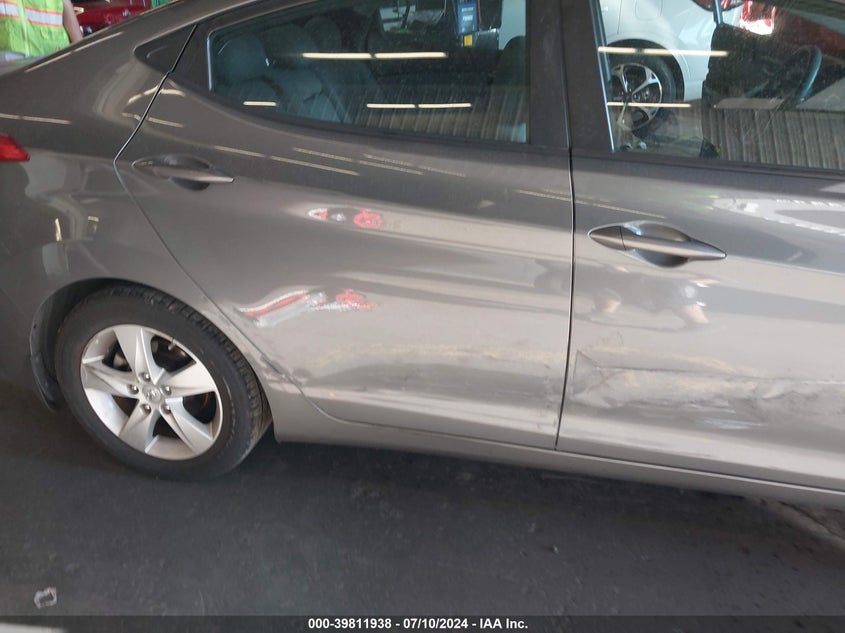 2013 Hyundai Elantra Gls/Limited VIN: 5NPDH4AE4DH243055 Lot: 39811938