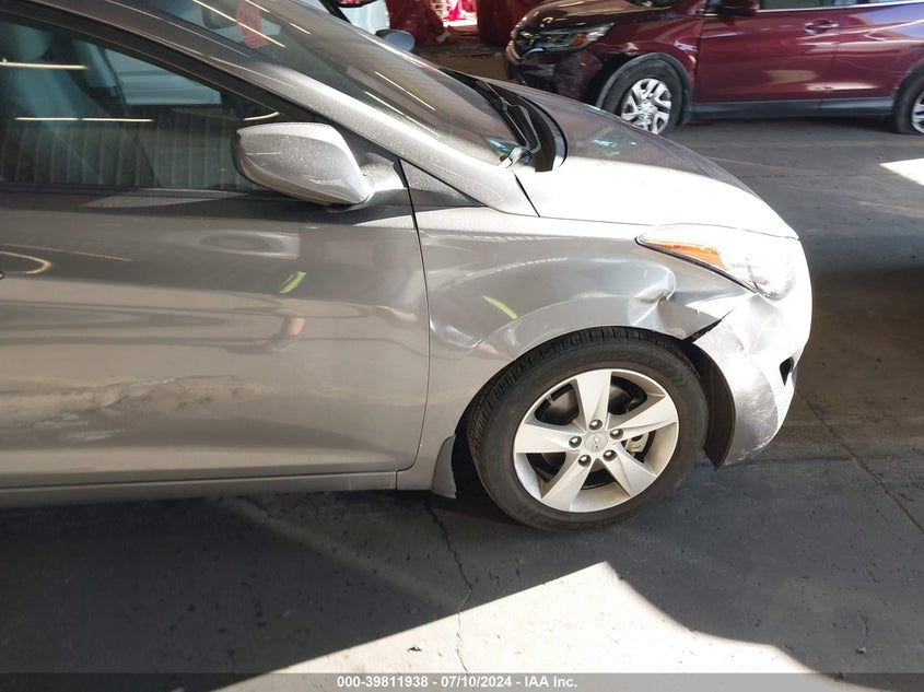 2013 Hyundai Elantra Gls/Limited VIN: 5NPDH4AE4DH243055 Lot: 39811938