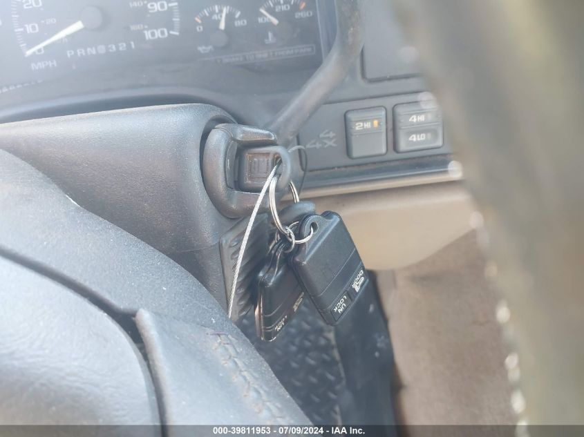 1996 GMC Sierra K1500 VIN: 2GTEK19RXT1522991 Lot: 39811953