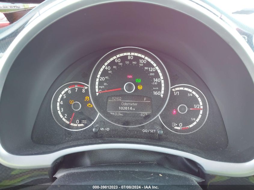 2013 VOLKSWAGEN BEETLE 2.0T TURBO - 3VWVA7ATXDM659563