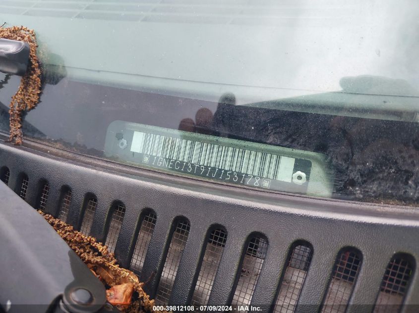 2001 Chevrolet Tahoe Ls VIN: 1GNEC13T91J153178 Lot: 39812108