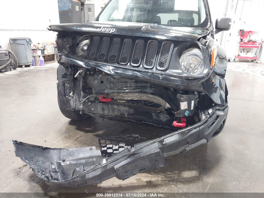 2017 Jeep Renegade Trailhawk 4X4 VIN: ZACCJBCB1HPG07811 Lot: 39812314