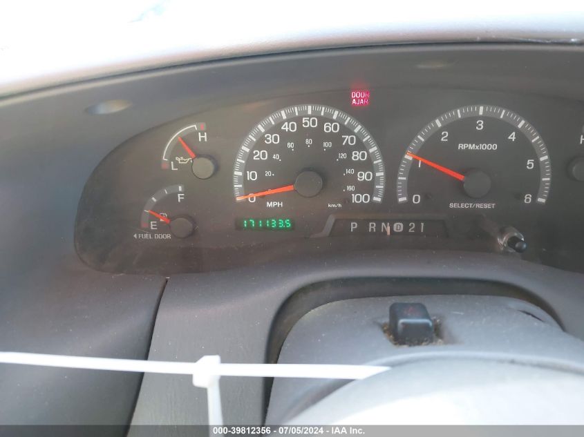 2002 Ford Expedition Xlt VIN: 1FMRU15W02LA39294 Lot: 39812356