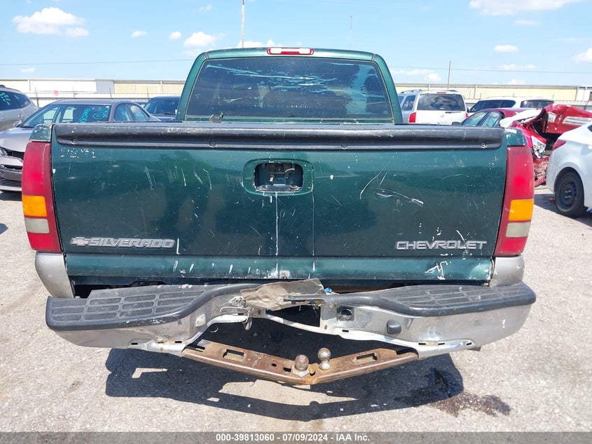 2002 Chevrolet Silverado C1500 VIN: 2GCEC19VX21329040 Lot: 39813060