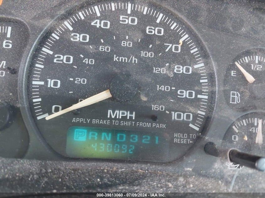 2002 Chevrolet Silverado C1500 VIN: 2GCEC19VX21329040 Lot: 39813060