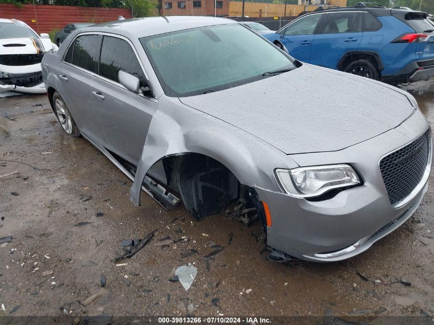 2015 Chrysler 300 Limited VIN: 2C3CCAAG2FH807005 Lot: 39813266