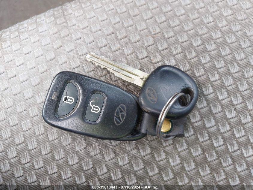 2007 Hyundai Accent Se VIN: KMHCN36C37U013504 Lot: 39813443