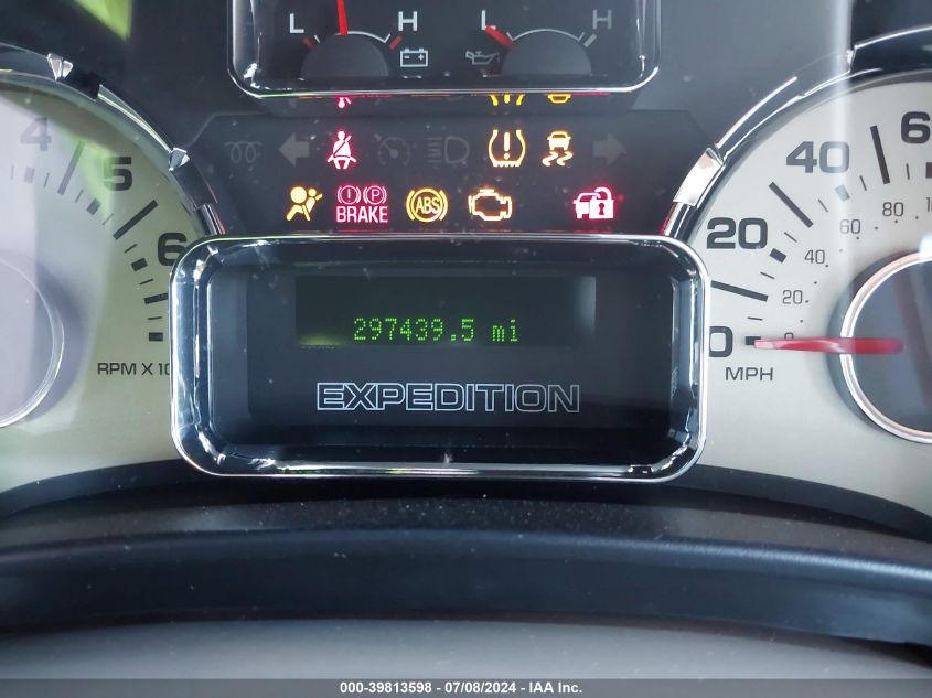 2010 Ford Expedition Eddie Bauer VIN: 1FMJU1J54AEA30000 Lot: 39813598