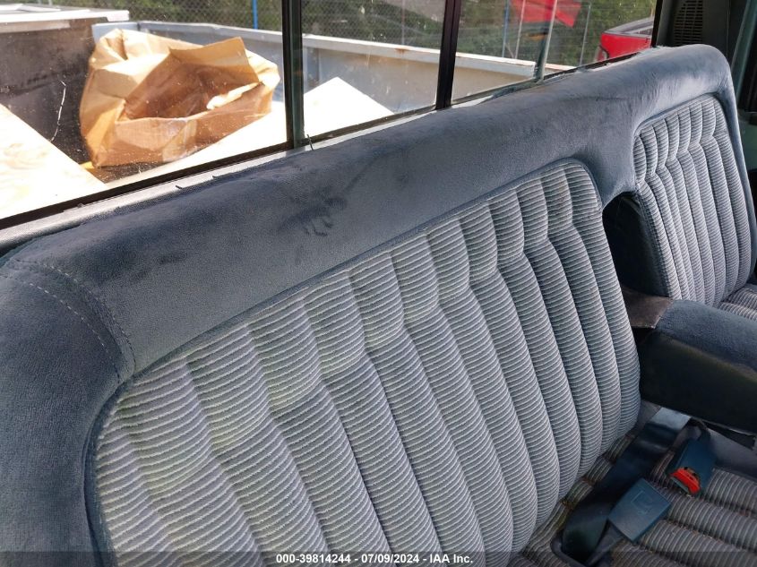 1988 Chevrolet Gmt-400 K2500 VIN: 1GCFK24K0JZ161425 Lot: 39814244