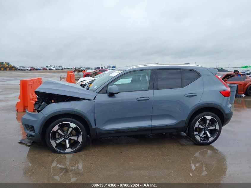 2020 Volvo Xc40 T4 Momentum VIN: YV4AC2HK8L2272136 Lot: 39814360